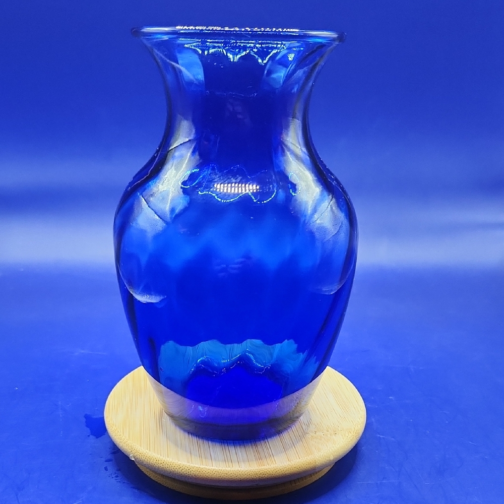 Indiana Glass Co. Cobalt Blue Swirl Glass Vase